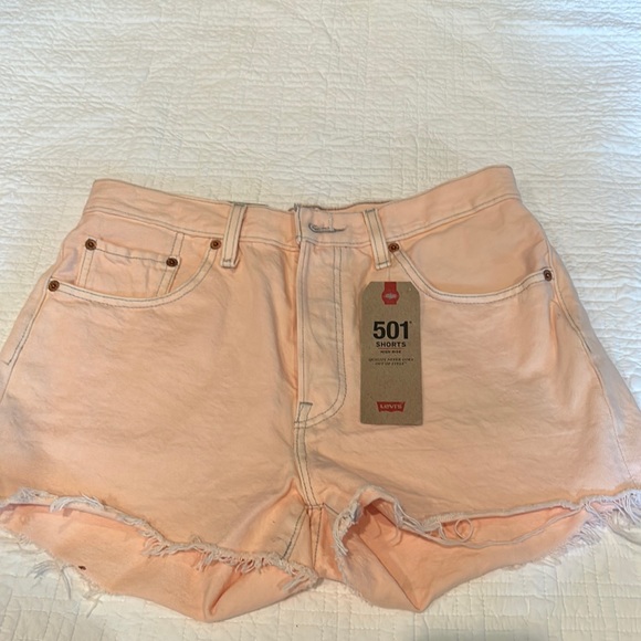 NWT LEVIS 501 high rise pale pink cut offs shorts size 28 - Picture 2 of 10